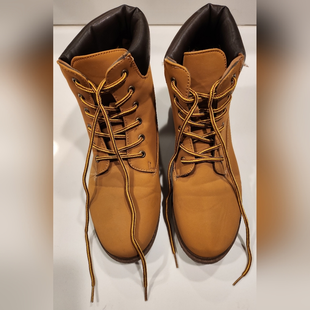 Boots - Picture 2 of 5